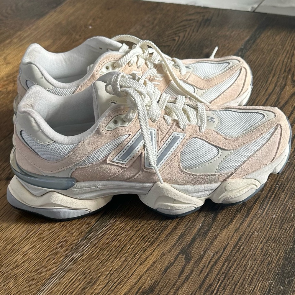 New balance 9060 Sneakers Like New Pink White Womens 9 US